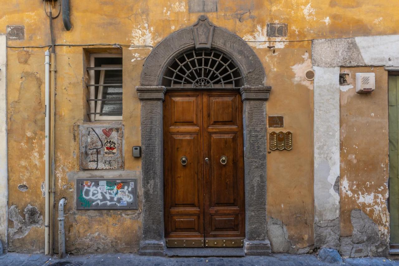 Lovely Spacious Apartment Near The Colosseum Rome Exterior photo